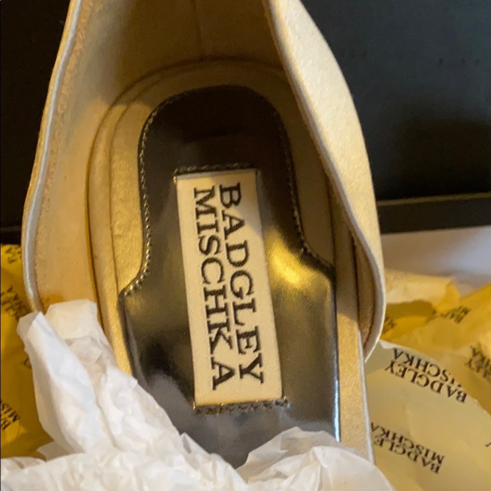 Badgley Mischka Embellished Wedding shoes sz 6 NEW - Picture 4 of 6